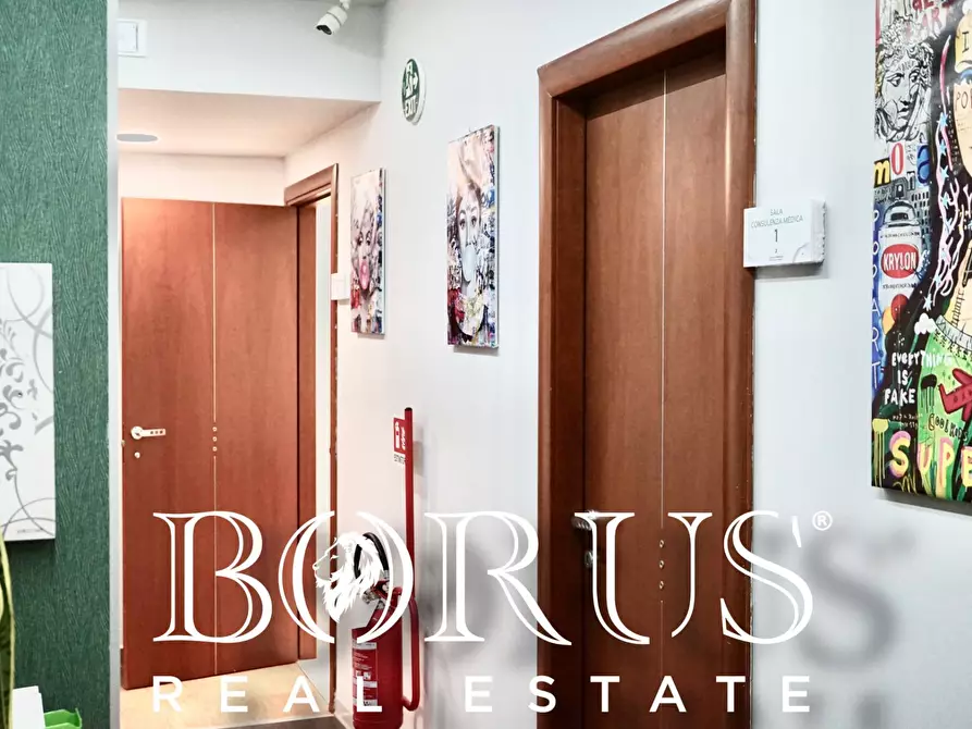 Immagine 19 di Ufficio in affitto  a Trentola Ducenta