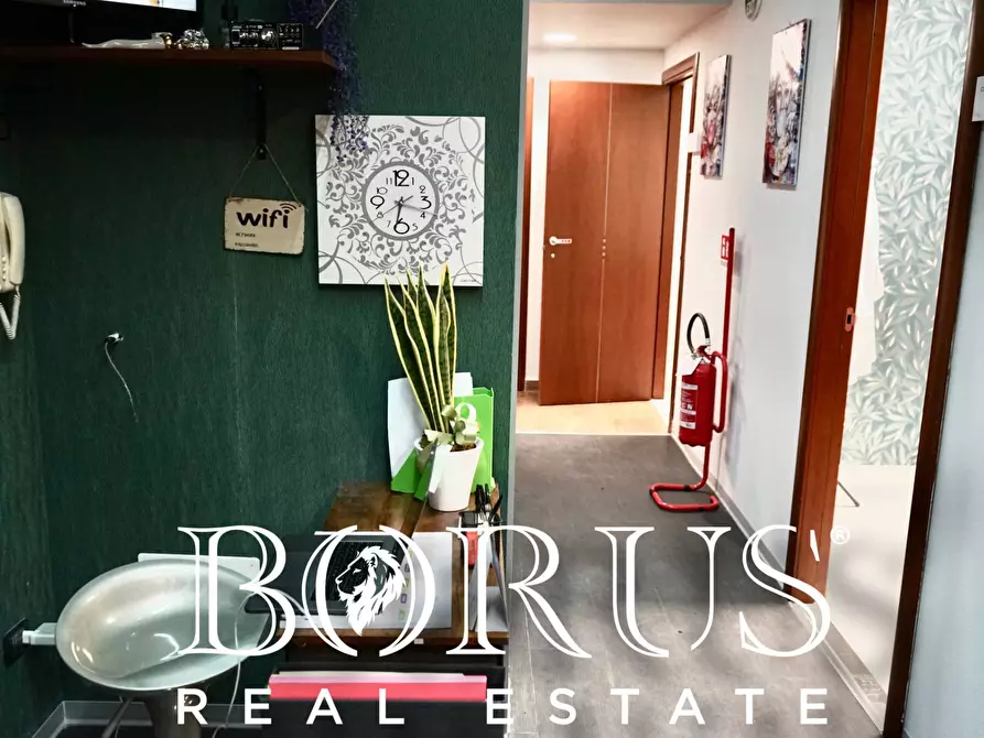 Immagine 20 di Ufficio in affitto  a Trentola Ducenta