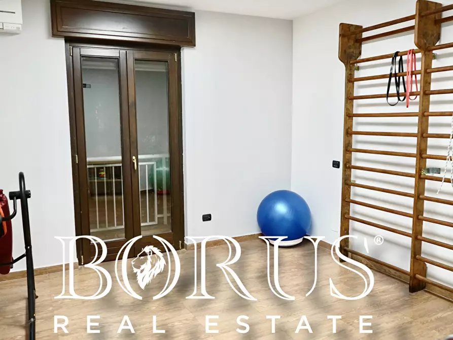 Immagine 12 di Ufficio in affitto  a Trentola Ducenta