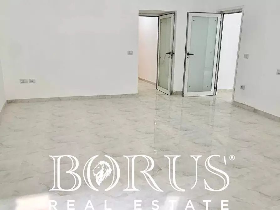 Immagine 18 di Ufficio in affitto  in Piazza Trieste e Trento a Aversa