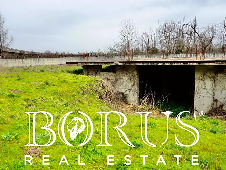 Immagine 7 di Magazzino in vendita  a San Marcellino