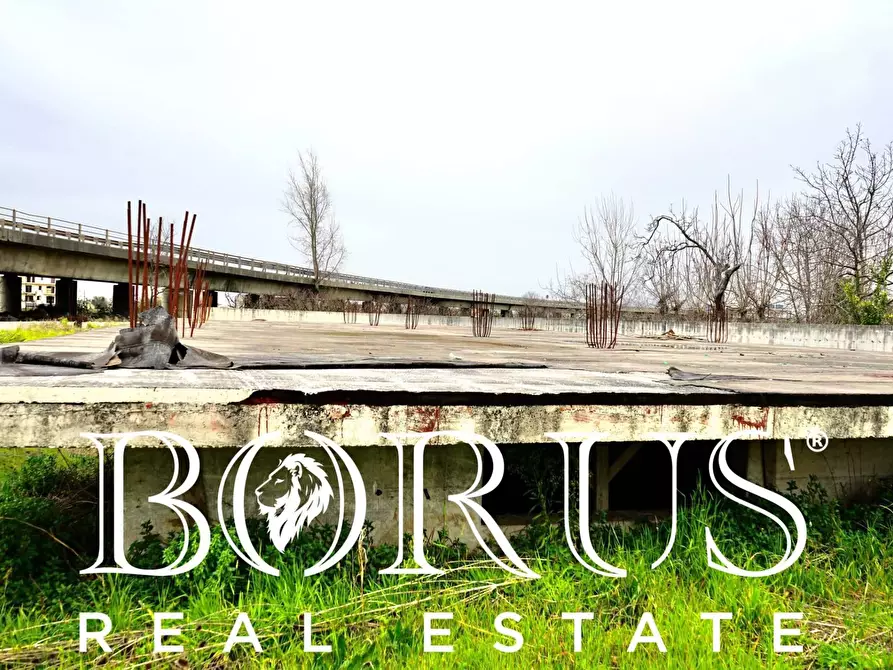 Immagine 2 di Magazzino in vendita  a San Marcellino