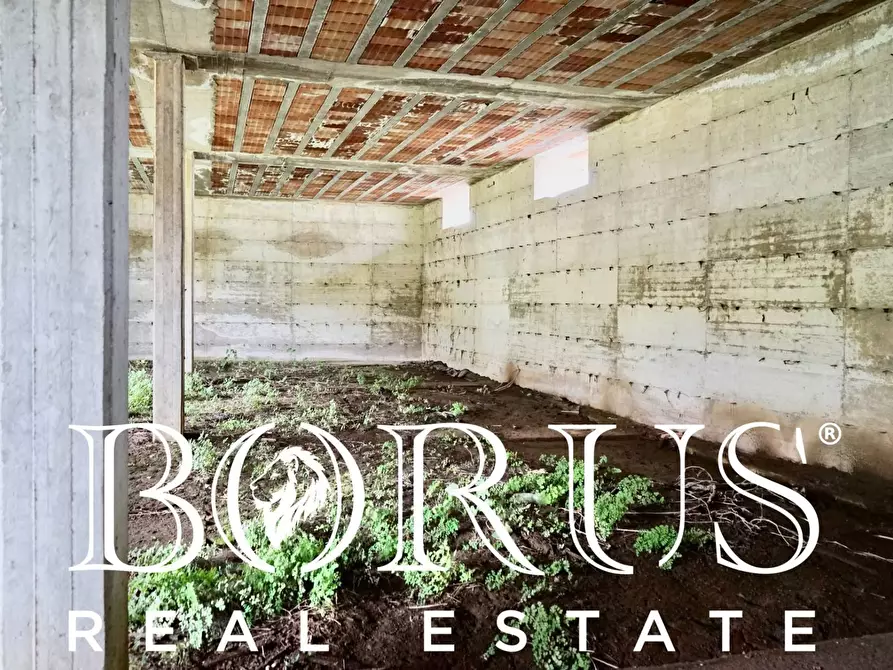 Immagine 13 di Magazzino in vendita  a San Marcellino