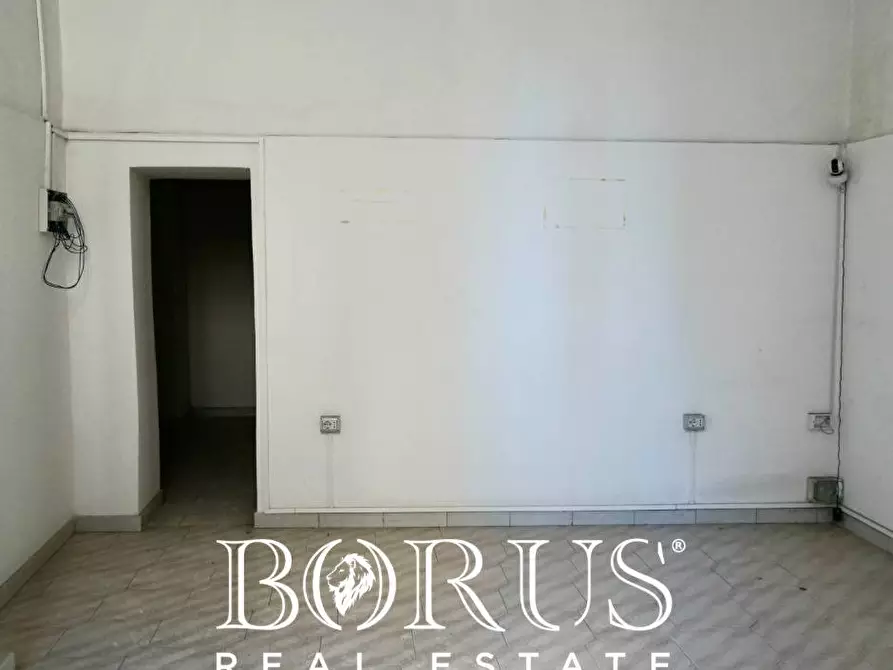 Immagine 5 di Locale commerciale in affitto  in Via Castello a Aversa