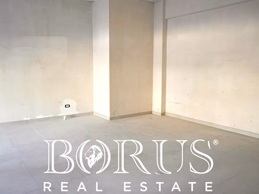 Immagine 1 di Locale commerciale in affitto  a Aversa