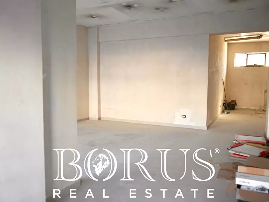 Immagine 2 di Locale commerciale in affitto  a Aversa