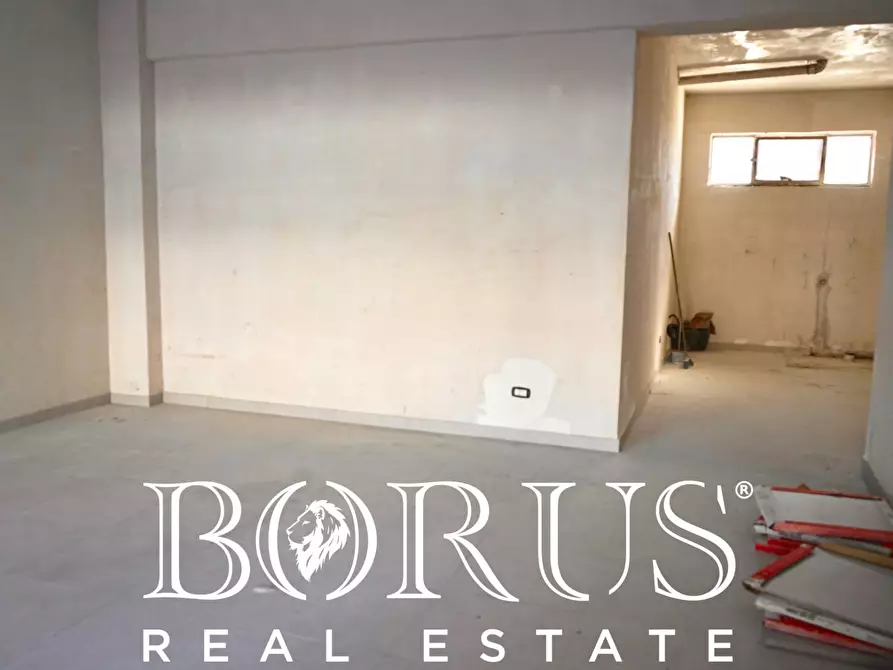 Immagine 4 di Locale commerciale in affitto  a Aversa