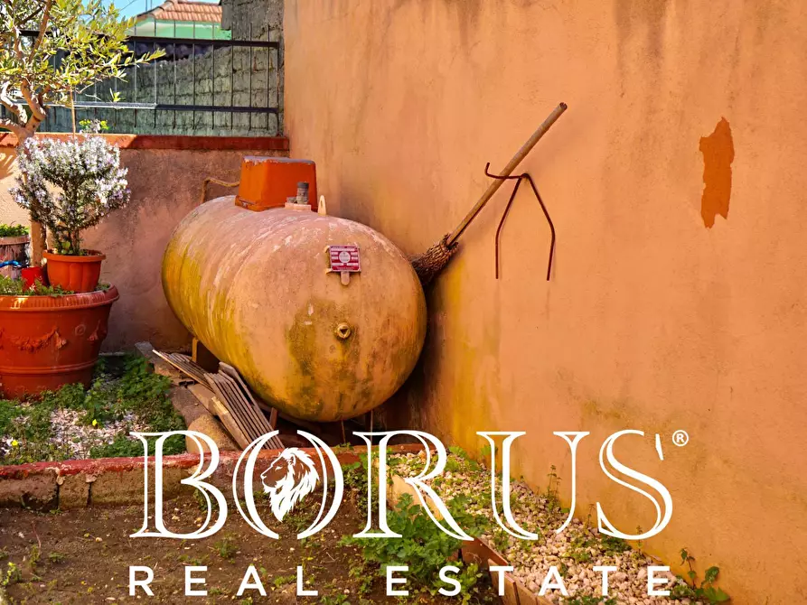 Immagine 30 di Villetta a schiera in vendita  in VIA CARDUCCI a Castel Volturno