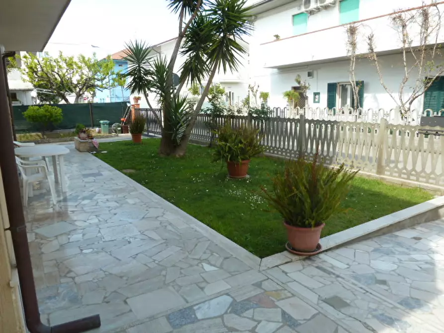 Immagine 22 di Appartamento in vendita  a Martinsicuro