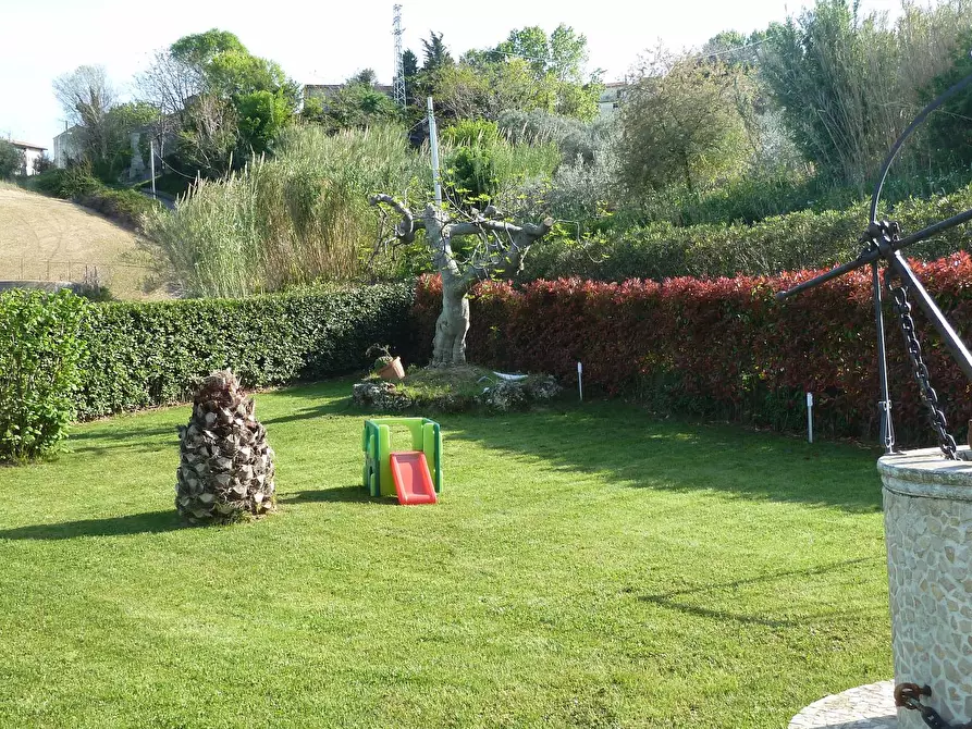 Immagine 21 di Villa in vendita  a Monteprandone