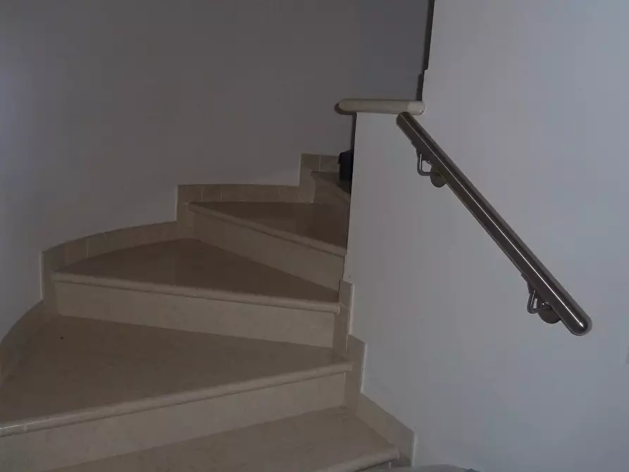 Immagine 9 di Palazzo in affitto  a San Benedetto Del Tronto