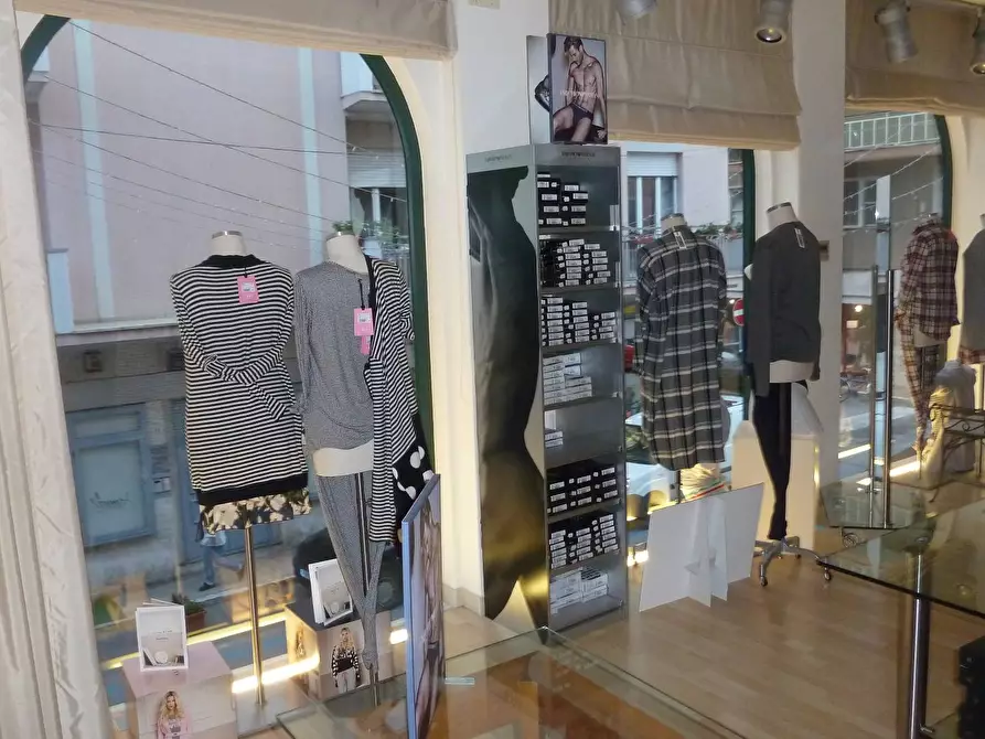 Immagine 4 di Palazzo in affitto  a San Benedetto Del Tronto