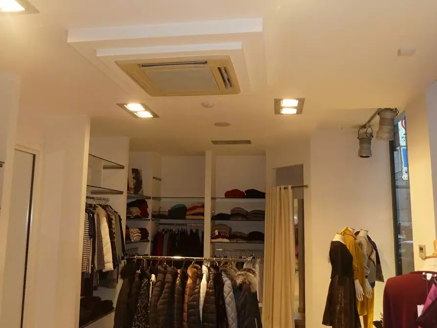 Immagine 17 di Palazzo in affitto  a San Benedetto Del Tronto