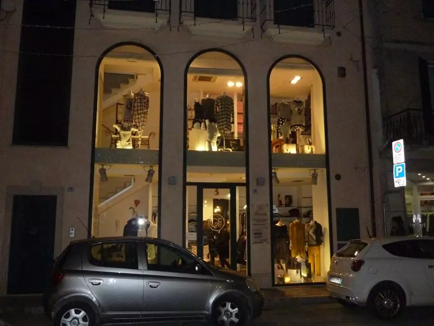 Immagine 3 di Palazzo in affitto  a San Benedetto Del Tronto