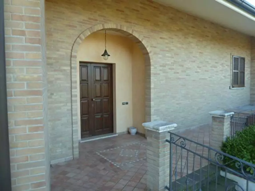 Immagine 12 di Villa in vendita  a Acquaviva Picena
