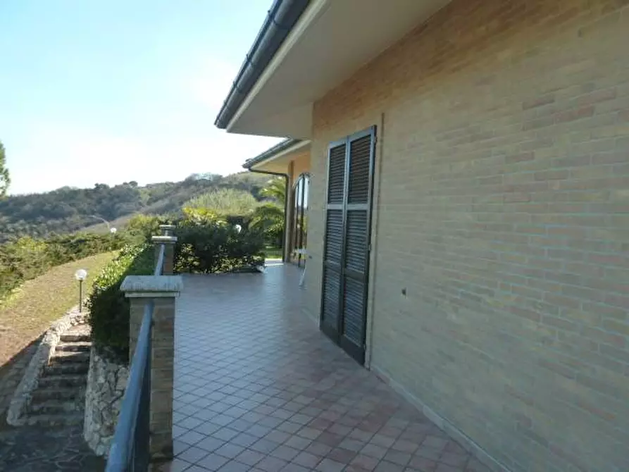 Immagine 13 di Villa in vendita  a Acquaviva Picena
