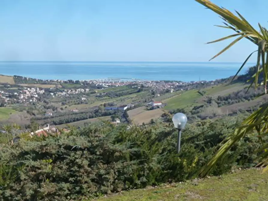 Immagine 17 di Villa in vendita  a Acquaviva Picena