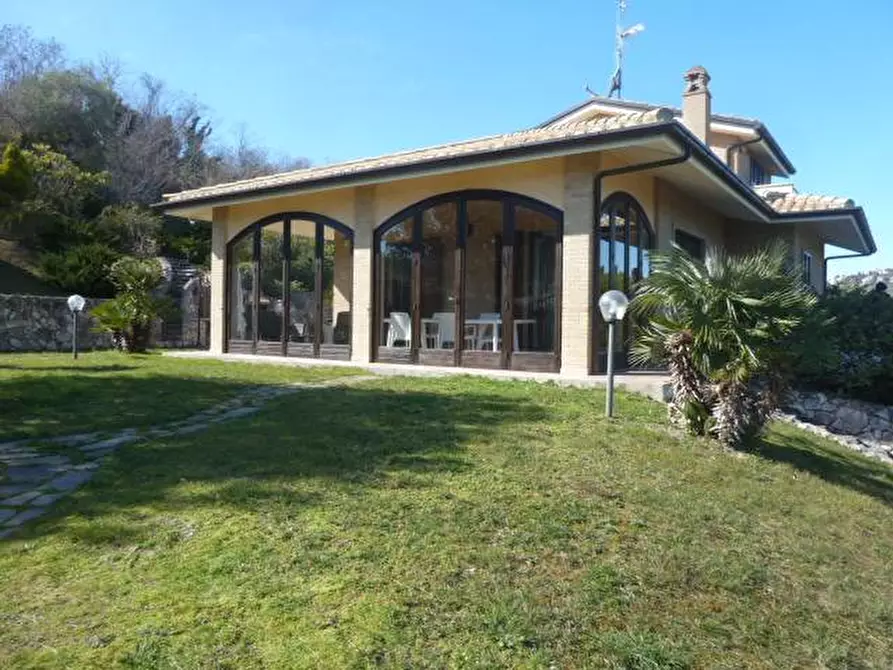 Immagine 5 di Villa in vendita  a Acquaviva Picena