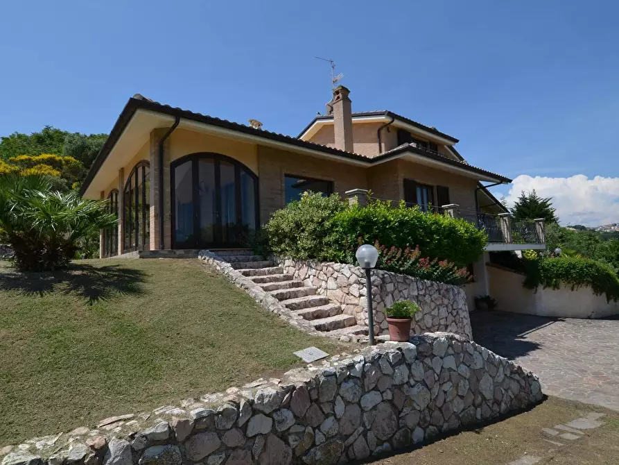 Immagine 4 di Villa in vendita  a Acquaviva Picena