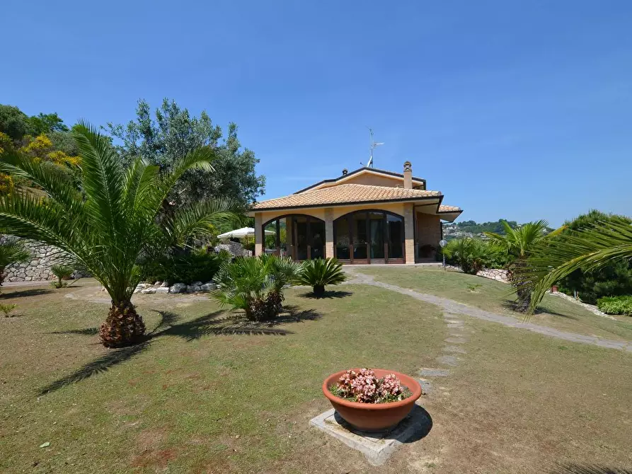 Immagine 22 di Villa in vendita  a Acquaviva Picena
