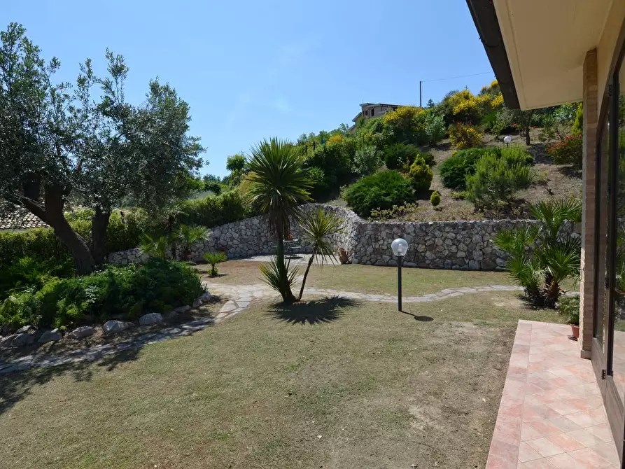 Immagine 24 di Villa in vendita  a Acquaviva Picena