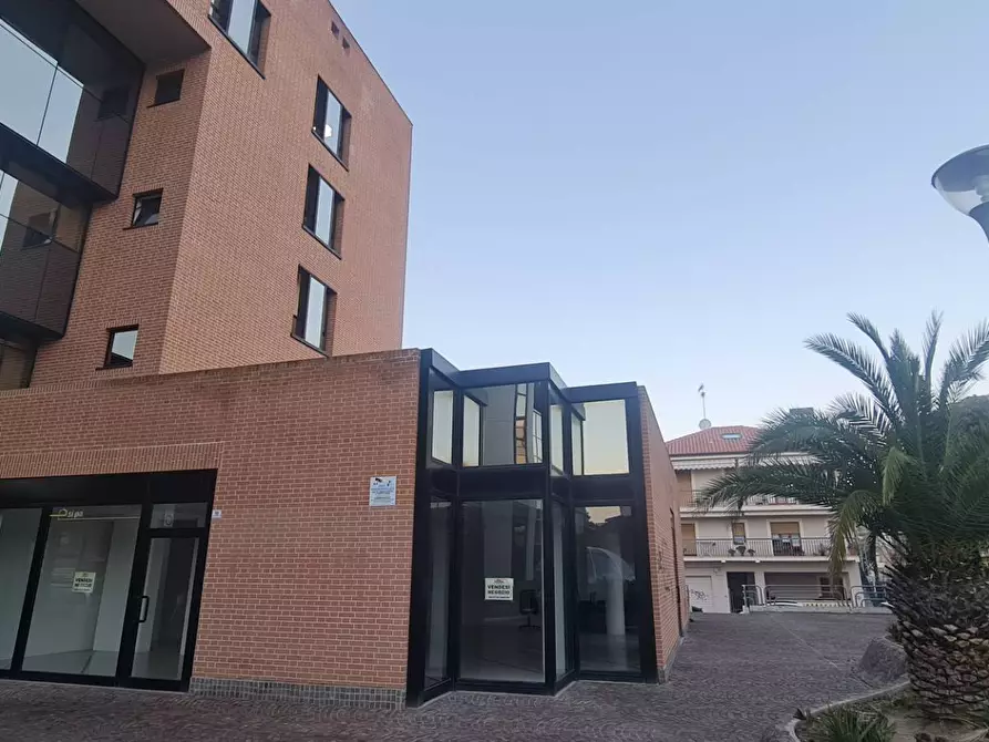 Immagine 5 di Locale commerciale in vendita  a San Benedetto Del Tronto