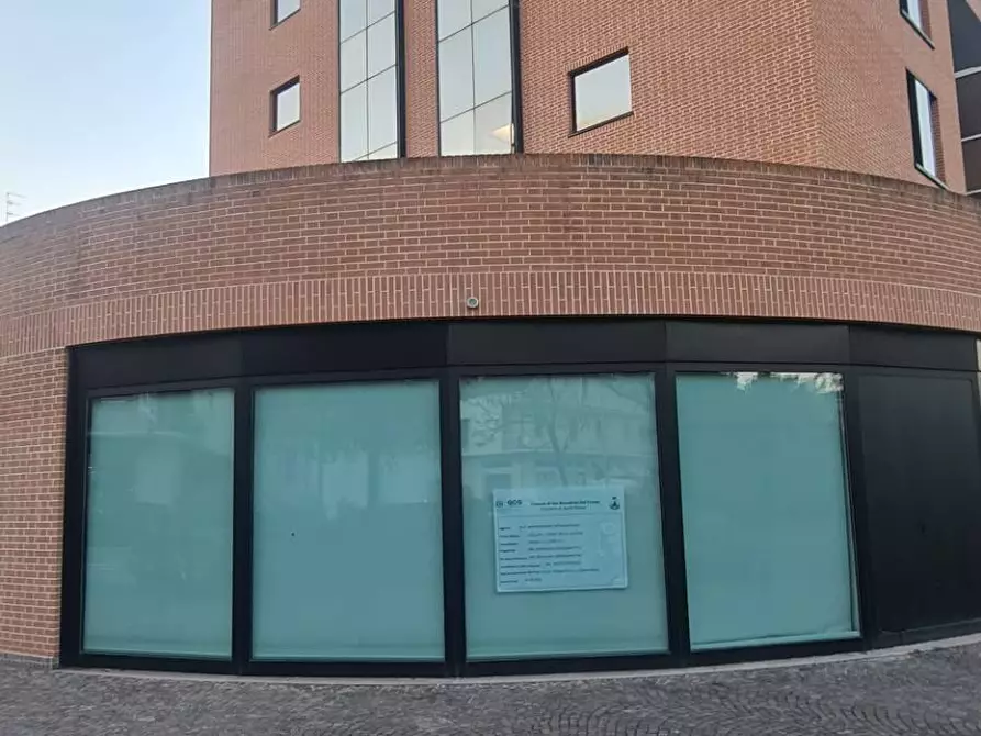 Immagine 8 di Locale commerciale in vendita  a San Benedetto Del Tronto