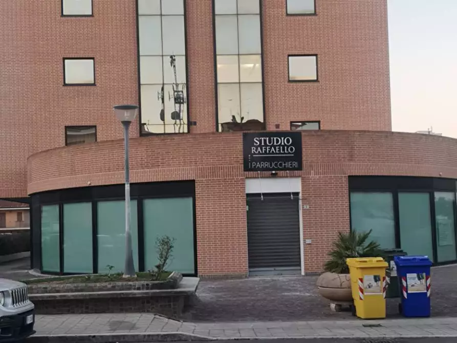 Immagine 10 di Locale commerciale in vendita  a San Benedetto Del Tronto