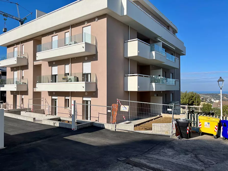 Immagine 21 di Appartamento in vendita  a Acquaviva Picena