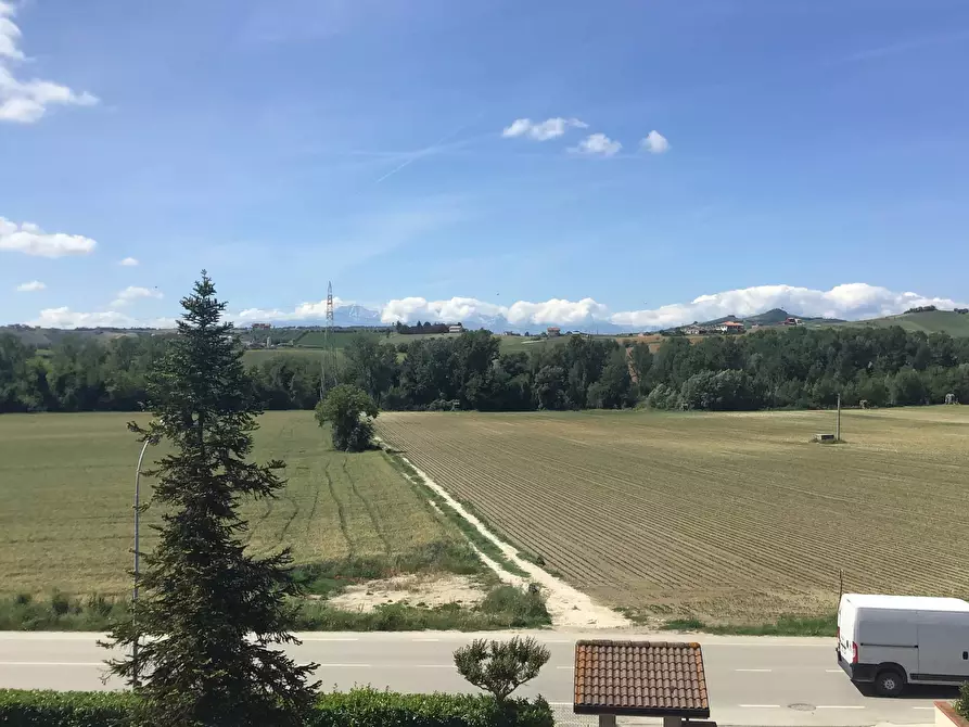 Immagine 26 di Villa in vendita  a Sant'omero