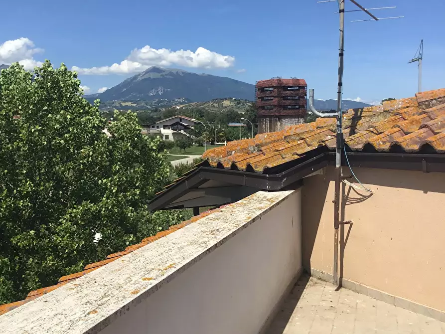 Immagine 21 di Villa in vendita  a Sant'omero