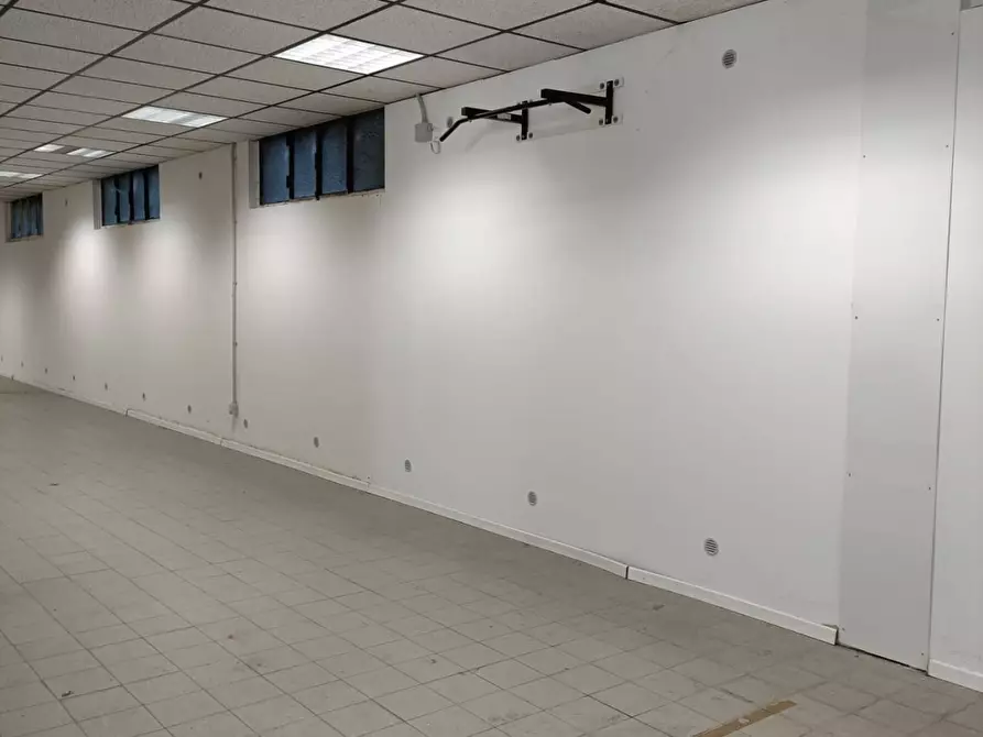 Immagine 8 di Magazzino in vendita  in via Brescia a Grumello Del Monte