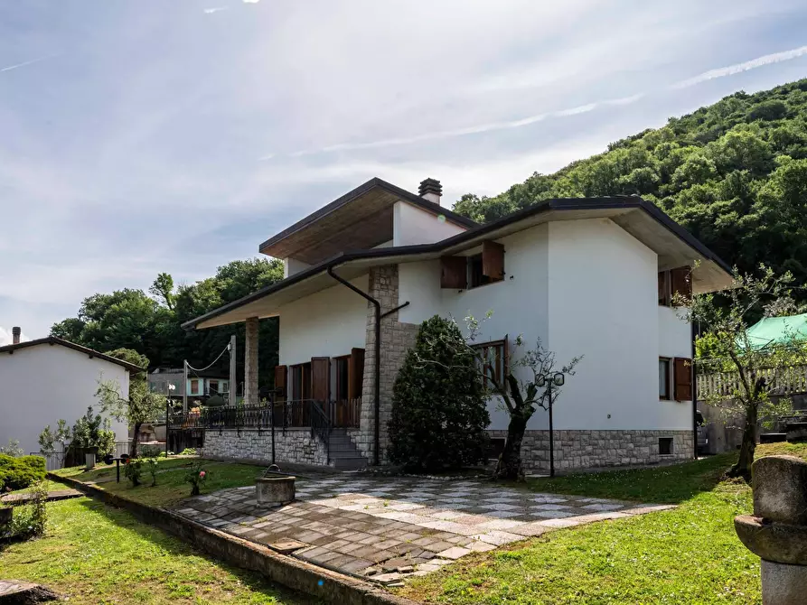 Immagine 25 di Villa in vendita  in Via Mazzini a Paratico