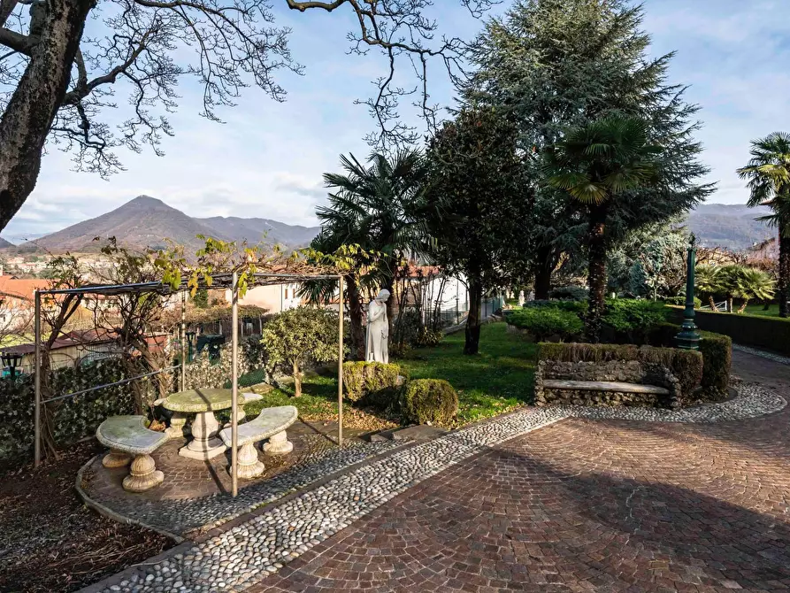 Immagine 23 di Villa in vendita  in via Olimpia a Villa D'almè