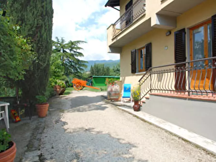 Immagine 4 di Villa in vendita  in via Corella a Dicomano