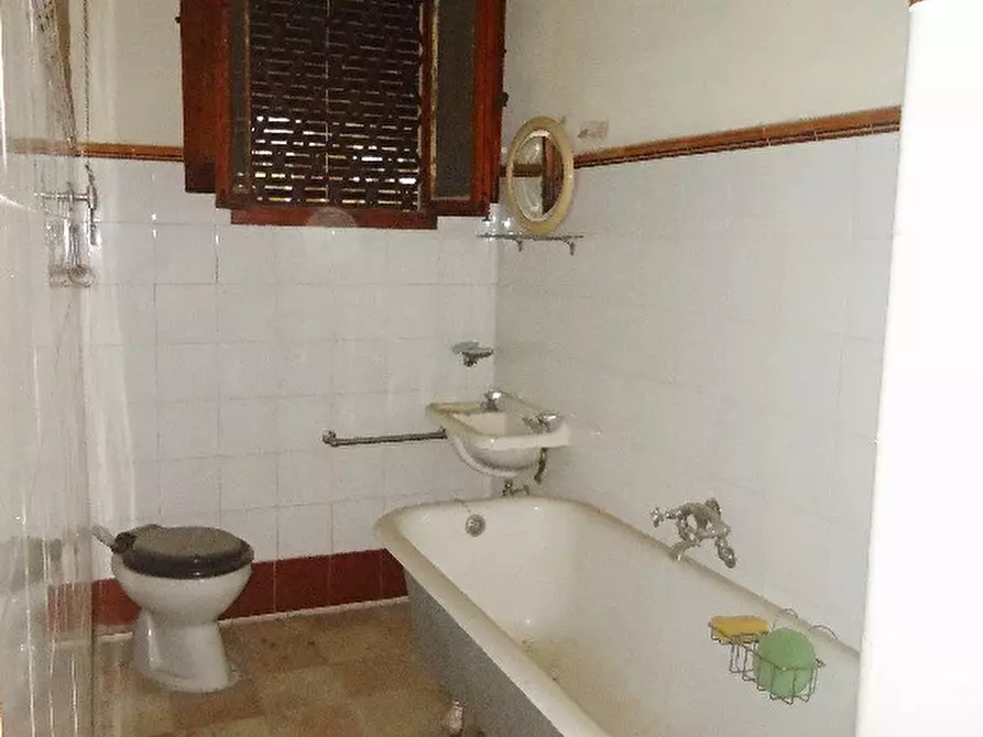 Immagine 3 di Palazzo in vendita  in via San Matteo a San Gimignano