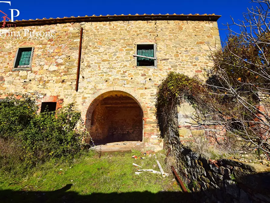 Immagine 8 di Rustico / casale in vendita  a Radda In Chianti