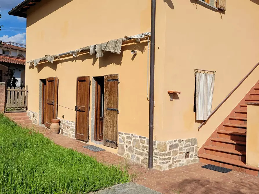 Immagine 1 di Casa bifamiliare in vendita  in via Olmo a Reggello