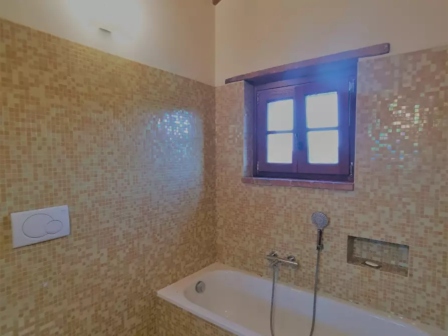 Immagine 24 di Villa in vendita  in via Pastina a Monte San Savino