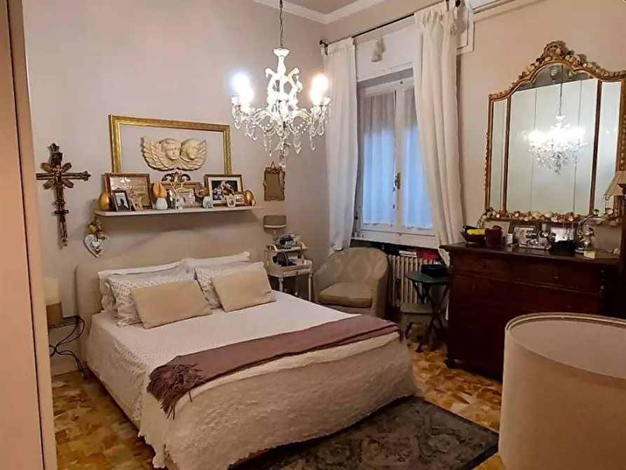 Immagine 17 di Appartamento in vendita  in viale Mille a Firenze