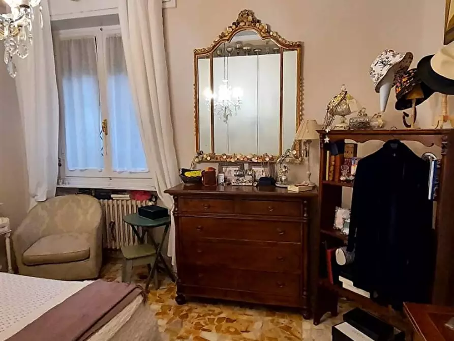 Immagine 16 di Appartamento in vendita  in viale Mille a Firenze