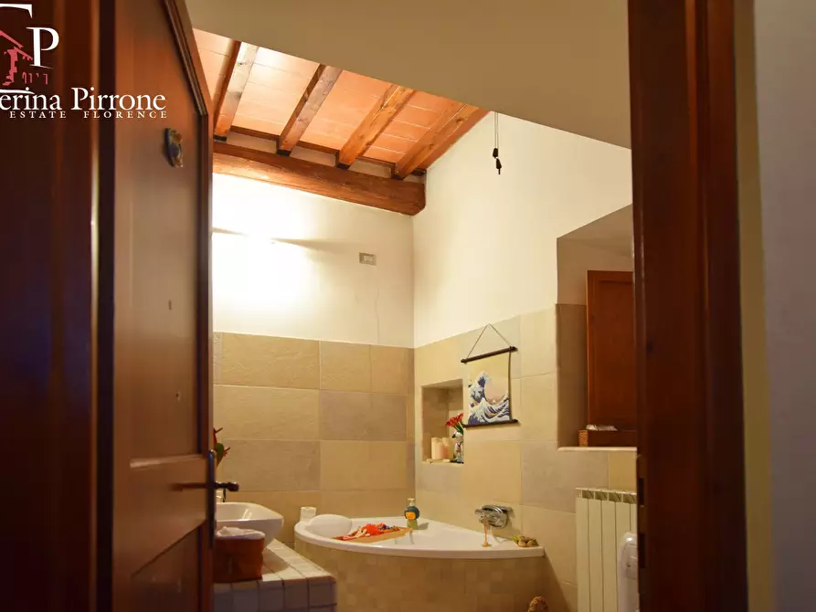 Immagine 22 di Rustico / casale in vendita  in via Aretina a Fiesole