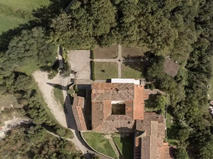 Immagine 25 di Villa in vendita  in frazione San Detole a Dicomano