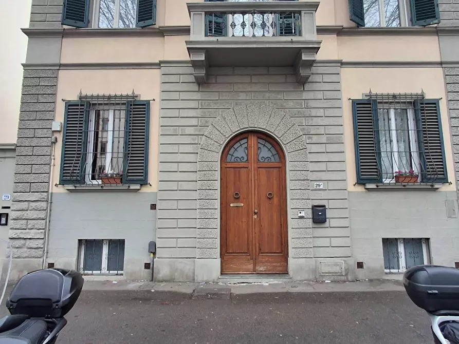 Immagine 1 di Appartamento in vendita  in viale dei Mille a Firenze