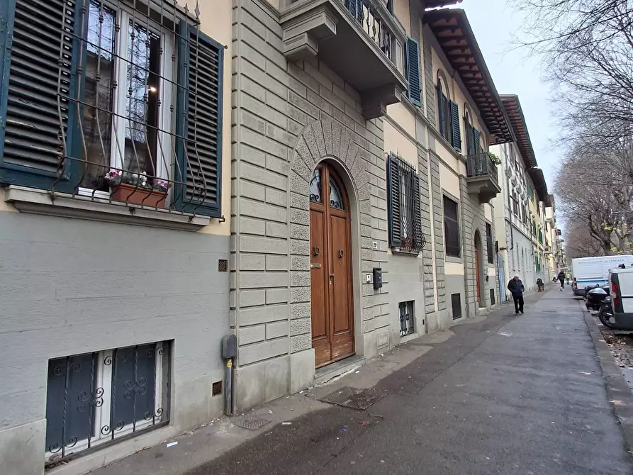 Immagine 2 di Appartamento in vendita  in viale dei Mille a Firenze