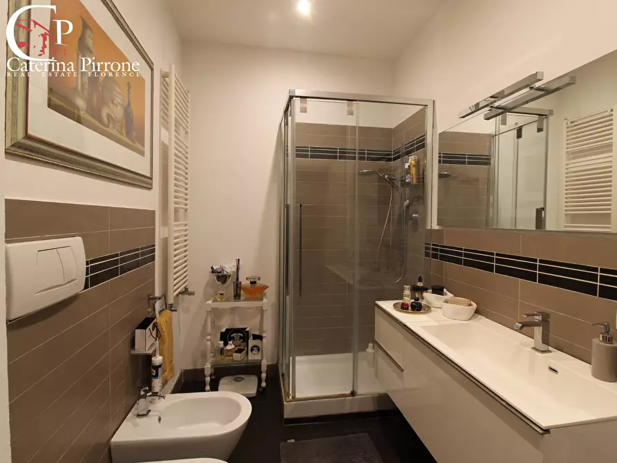 Immagine 16 di Appartamento in vendita  in viale dei Mille a Firenze