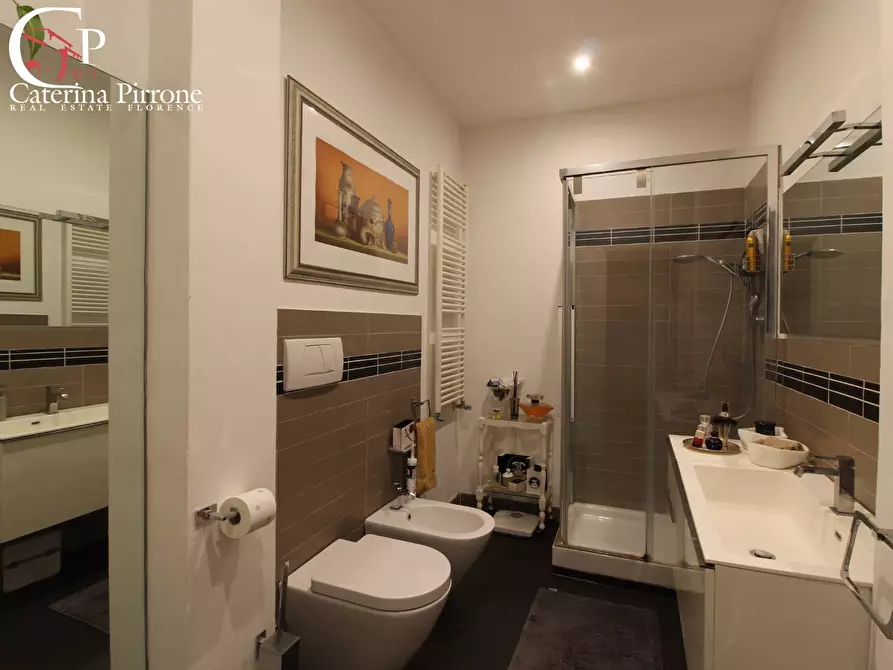 Immagine 17 di Appartamento in vendita  in viale dei Mille a Firenze