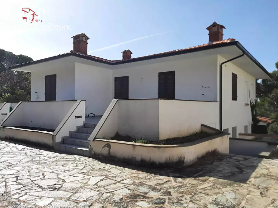 Immagine 1 di Appartamento in vendita  in via Giacomo Matteotti a Rosignano Marittimo