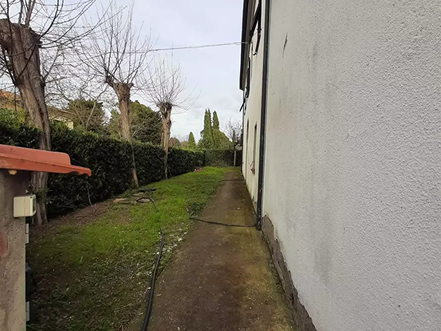 Immagine 4 di Rustico / casale in vendita  in viale Italia a Rosignano Marittimo