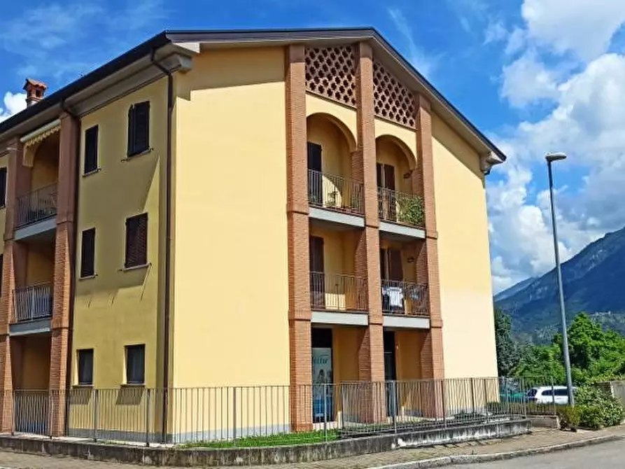 Immagine 1 di Appartamento in vendita  in via Spluga a Olginate